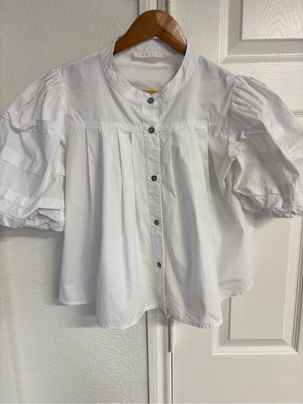 KARLIE Charlotte Poplin Pleat Sleeve Top in White Size L - Picture 2 of 6